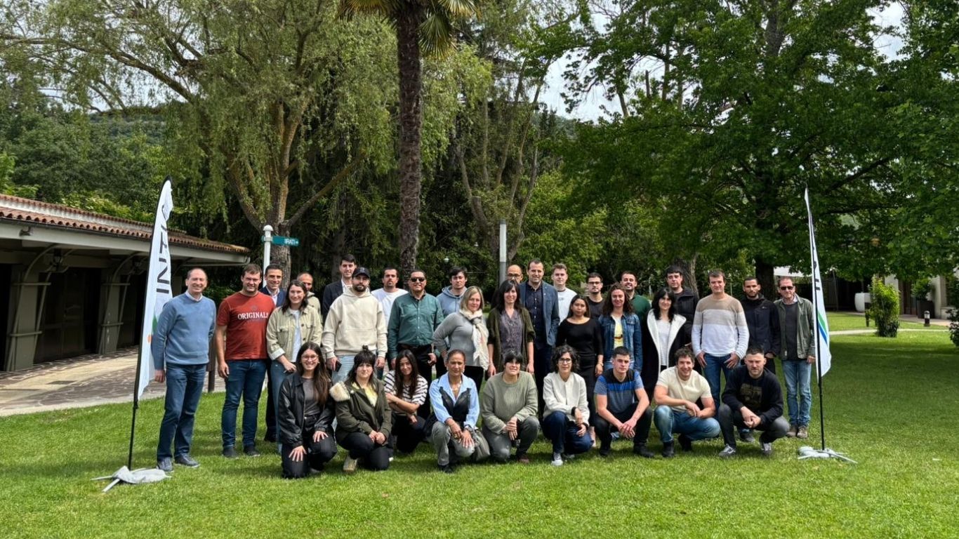 27 jovenes que se incorporan al sector