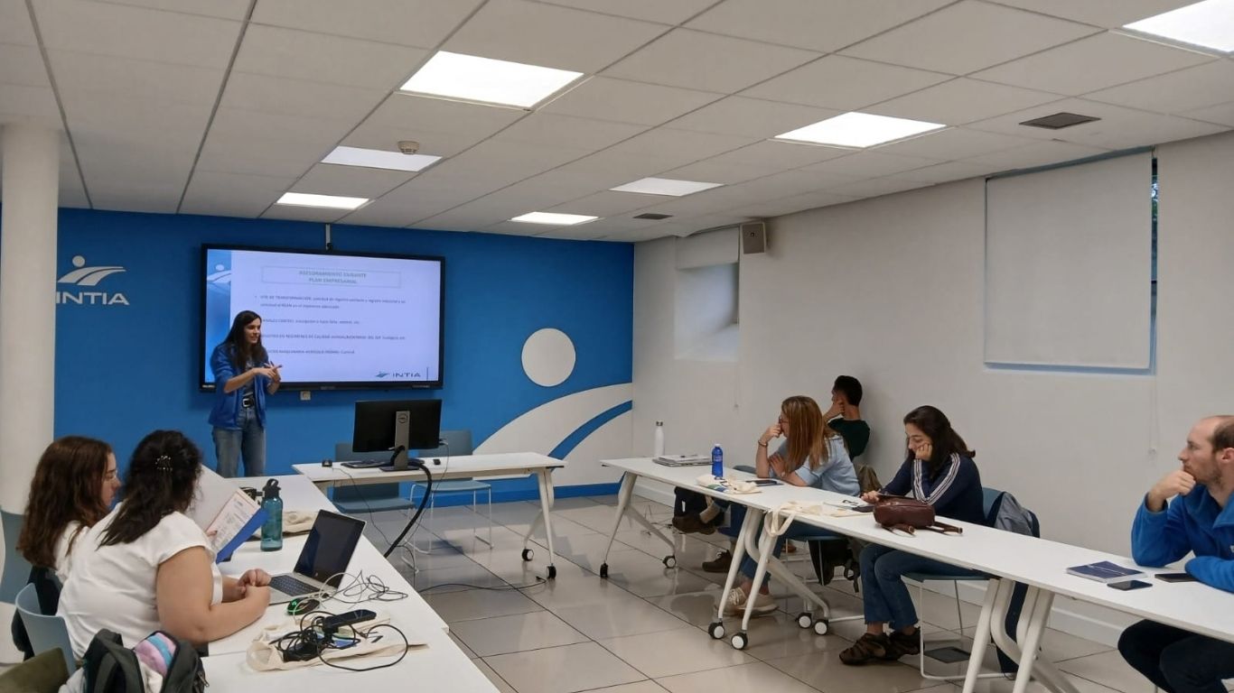 Las prácticas asesoras innovadoras de INTIA en relevo generacional y asesoramiento a jóvenes protagonizan la Cross visit del proyecto LiveNet 