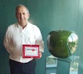 Premio AMITOM para Juan Ignacio Macua, profesional de INTIA durante más de tres décadas, por su contribución a la investigación sobre tomate de industria