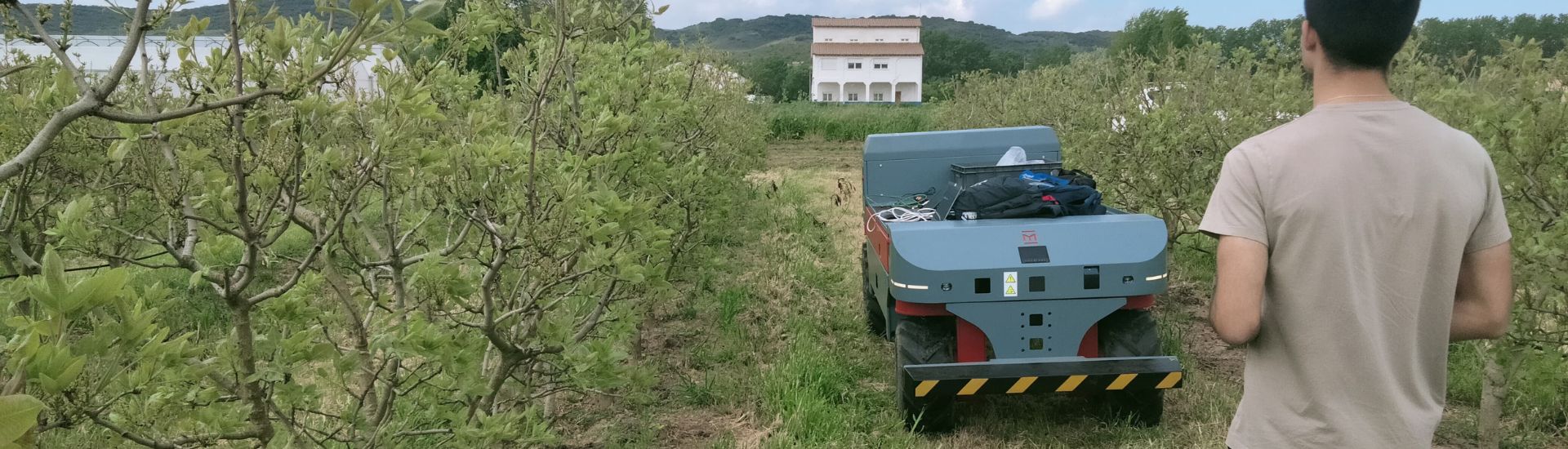 Vehículo autónomo para la agricultura INTIA