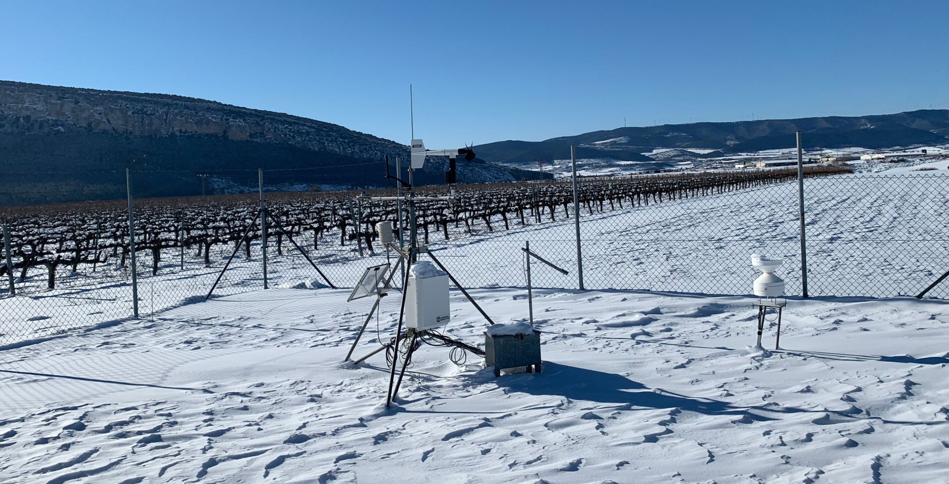 estación de lumbier con nieve