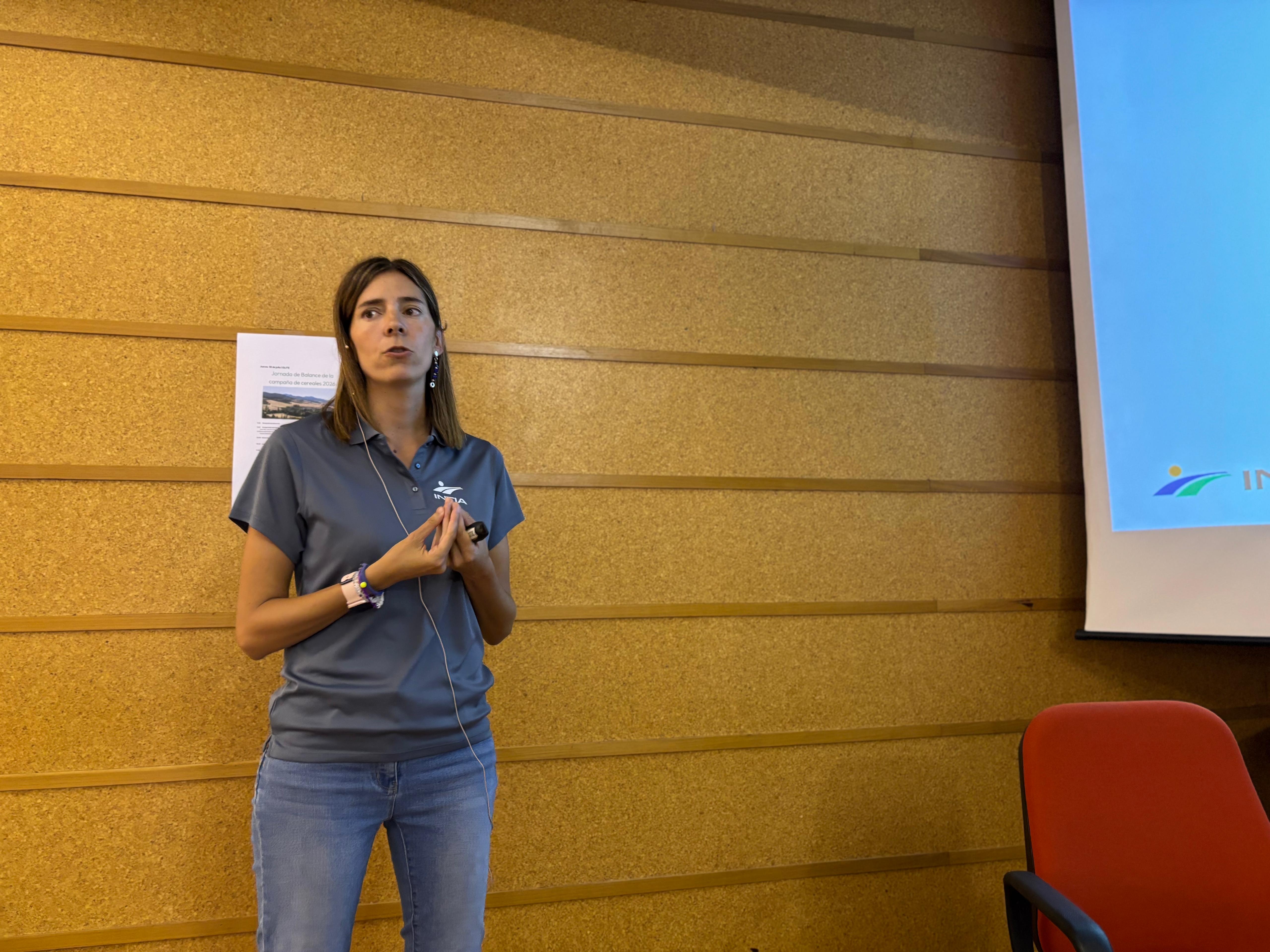cristina virto en un momento de la presentación de recomendaciones