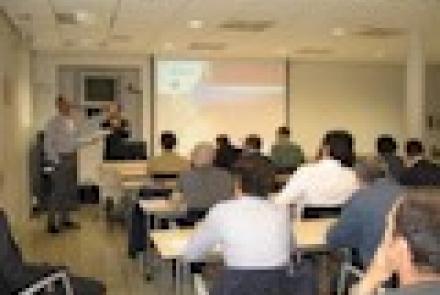 Una veintena de empresas de Reyno Gourmet participaron en la primera jornada sobre gran consumo organizada por INTIA y AECOC