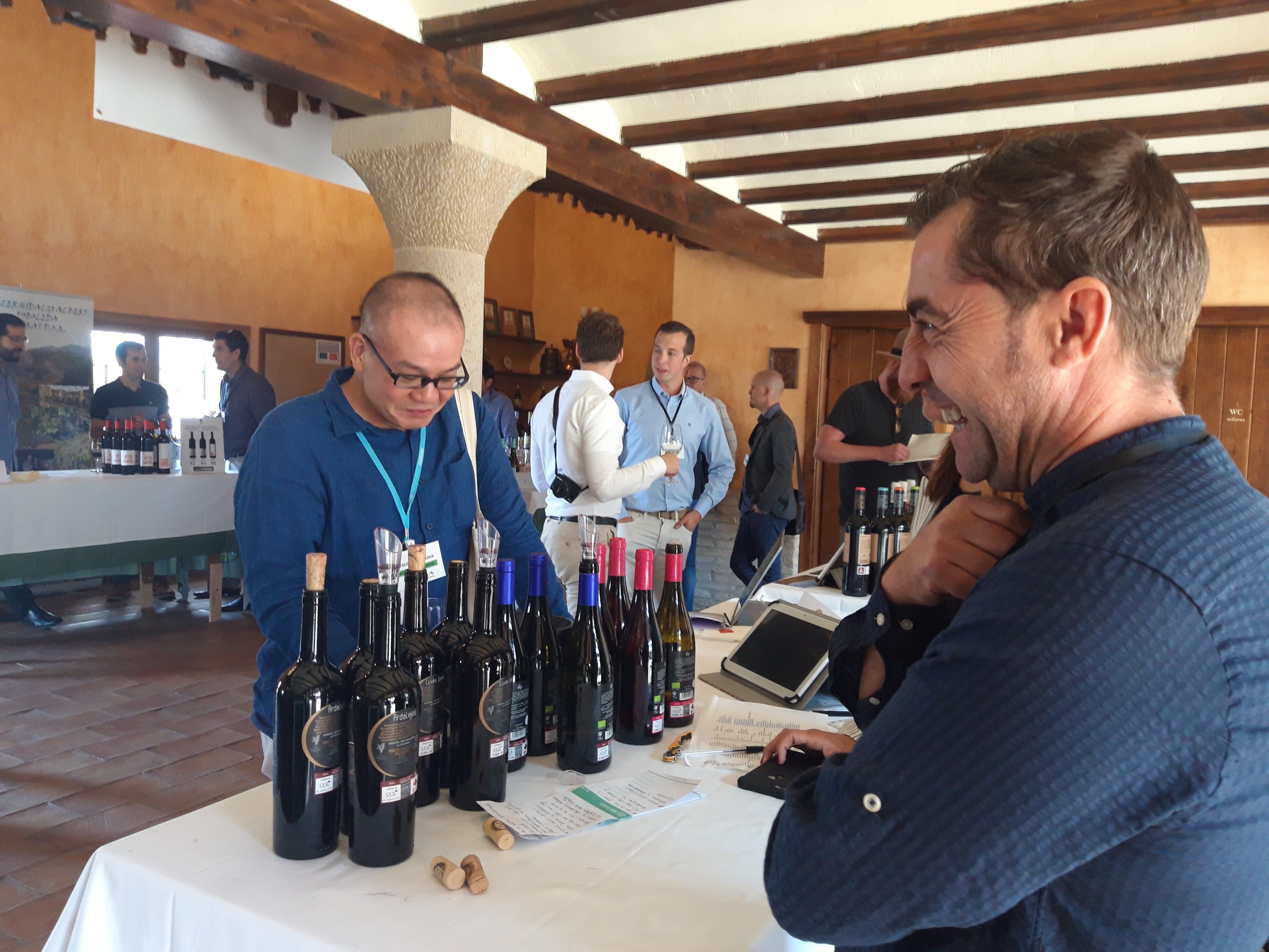 Satisfacción entre los participantes de la Feria del Vino Ecológico FIVE, que ha congregado a numerosos profesionales     