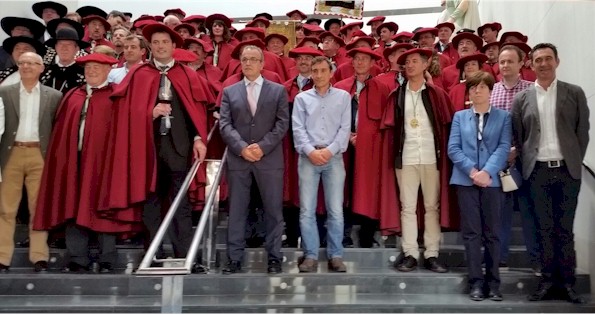 CofradiaVinoNavarraCofradeHonorReynoGourmet1Red