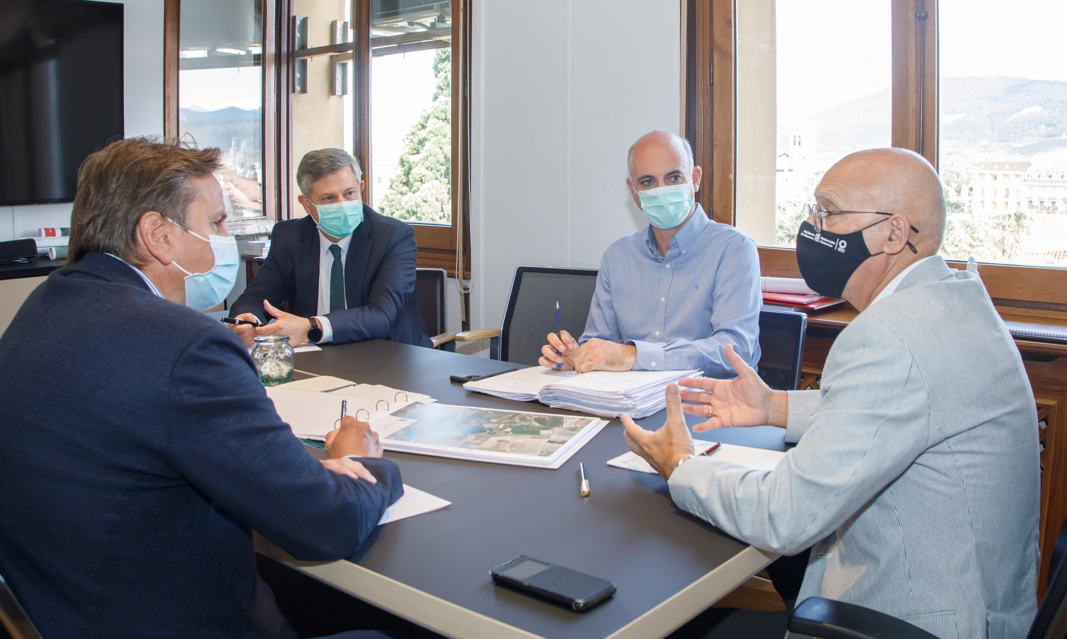 Reunión para planificar la construcción del Canal a su paso por Lerín.